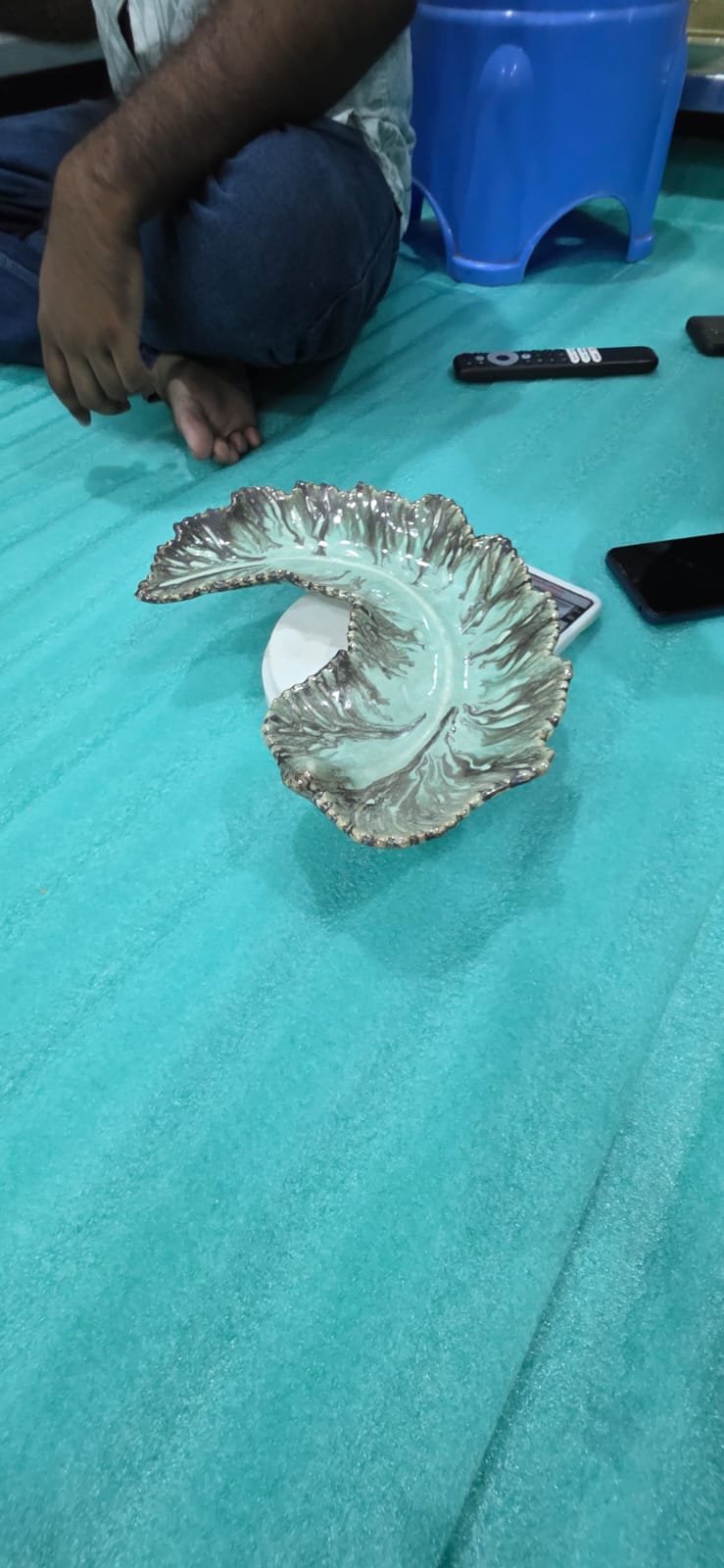 "Zaphira" Curved Ceramic Frond Platter