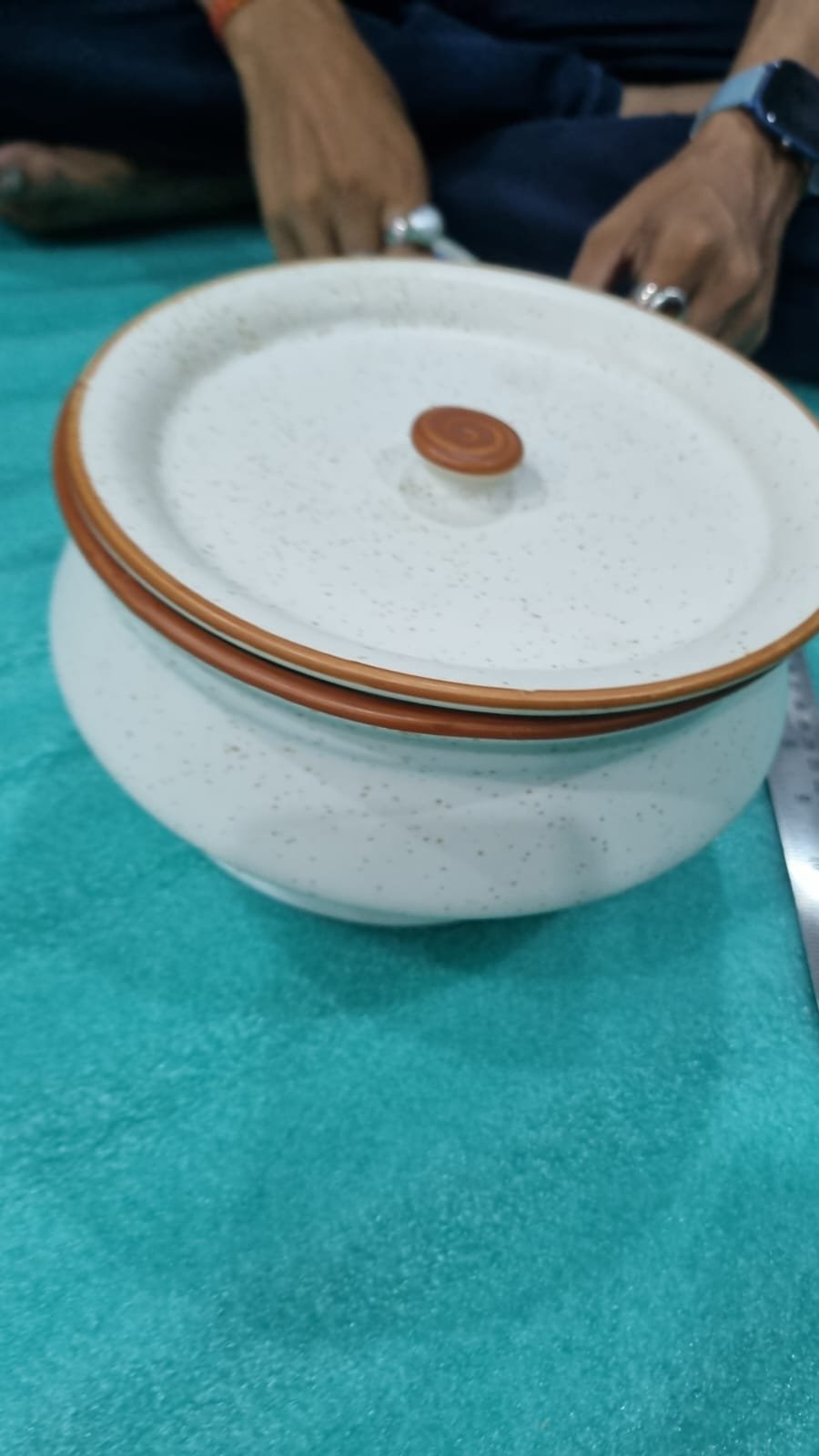 "Ivory Speckle" Covered Serving Pot